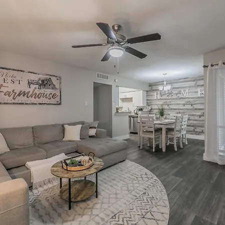 Cozy 2Br Farmhouse Apt - Sleeps 8 - Free Parking! Arlington Exterior photo