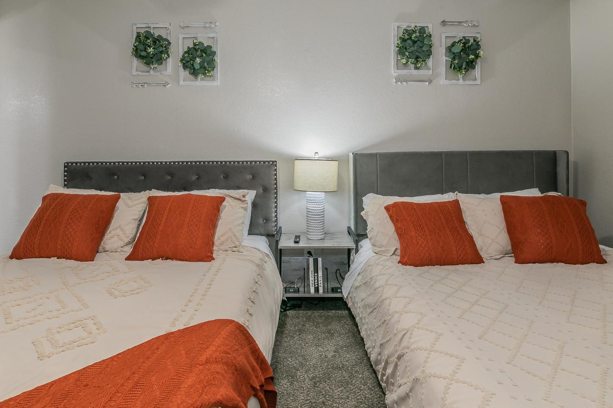 Apartamento Cozy 2br - Sleeps 8 - Free Parking! *