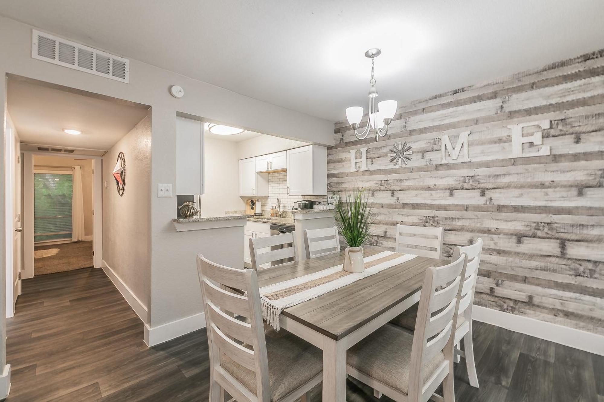 Apartamento Cozy 2br - Sleeps 8 - Free Parking! *